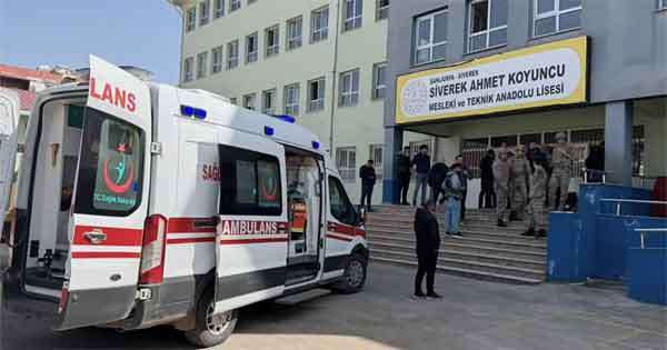 තුර්කි වෘත්තීය පුහුණු පාසලක වෙඩි තැබීමක්