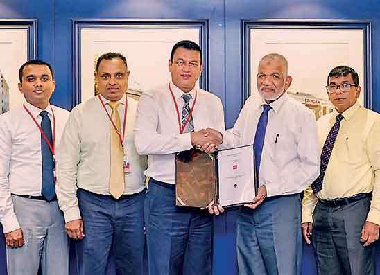 තරුණ තරුණියන්ට තාක්ෂණික කුසලතා රැකියා අවස්ථා වැඩි කිරීමට සිංගර්  NAITA නව හවුල්කාරී වැඩසටහනක්