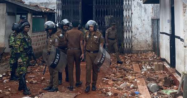 මහර බන්ධනාගාරයට සෑහෙන්න හානි කරලා