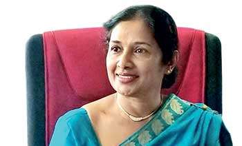 රාජ්‍ය සේවයේ ලේකම් ධූර දරා වාර්තා තැබු වසන්තා පෙරේරා