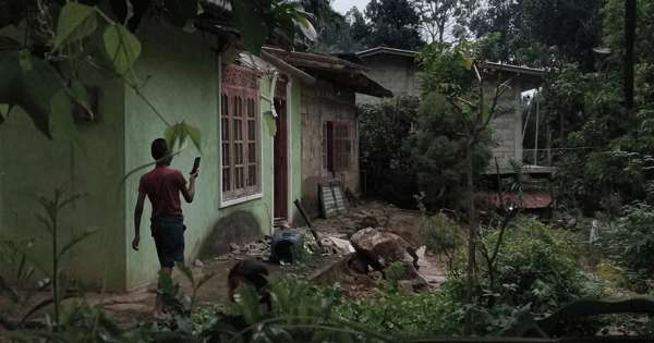 ගල්වැටීමේ අවදානමක් නවකොලනියේ පවුල් 15ක් ඉවත් කරයි