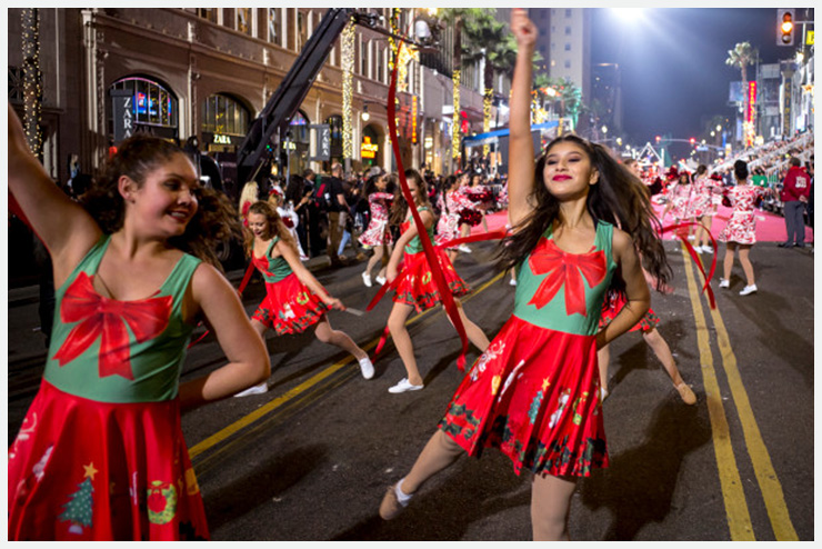 1127_NWS_LDN-L-XMAS-PARADE-1127-DC