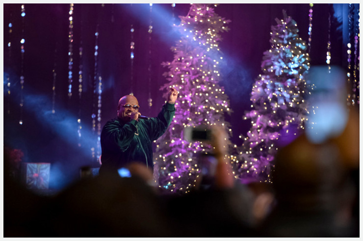 1127_NWS_LDN-L-XMAS-PARADE-1127-DC