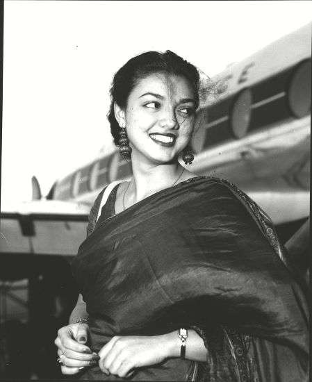 1955 මිස් සිලෝන්ගේ නික්ම යාම