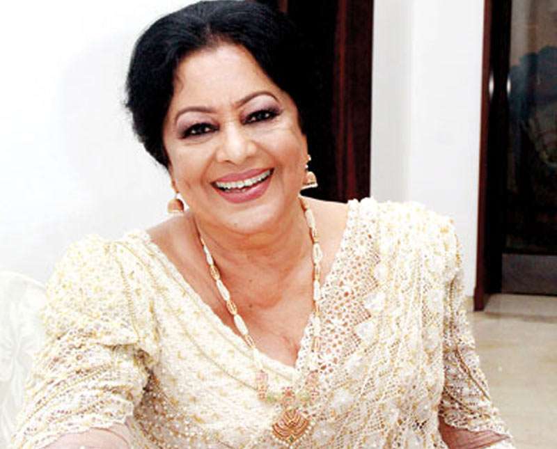 රඟ මඬලේ අඟ රැජින - දිවි මඬලෙන් සමුගනියි