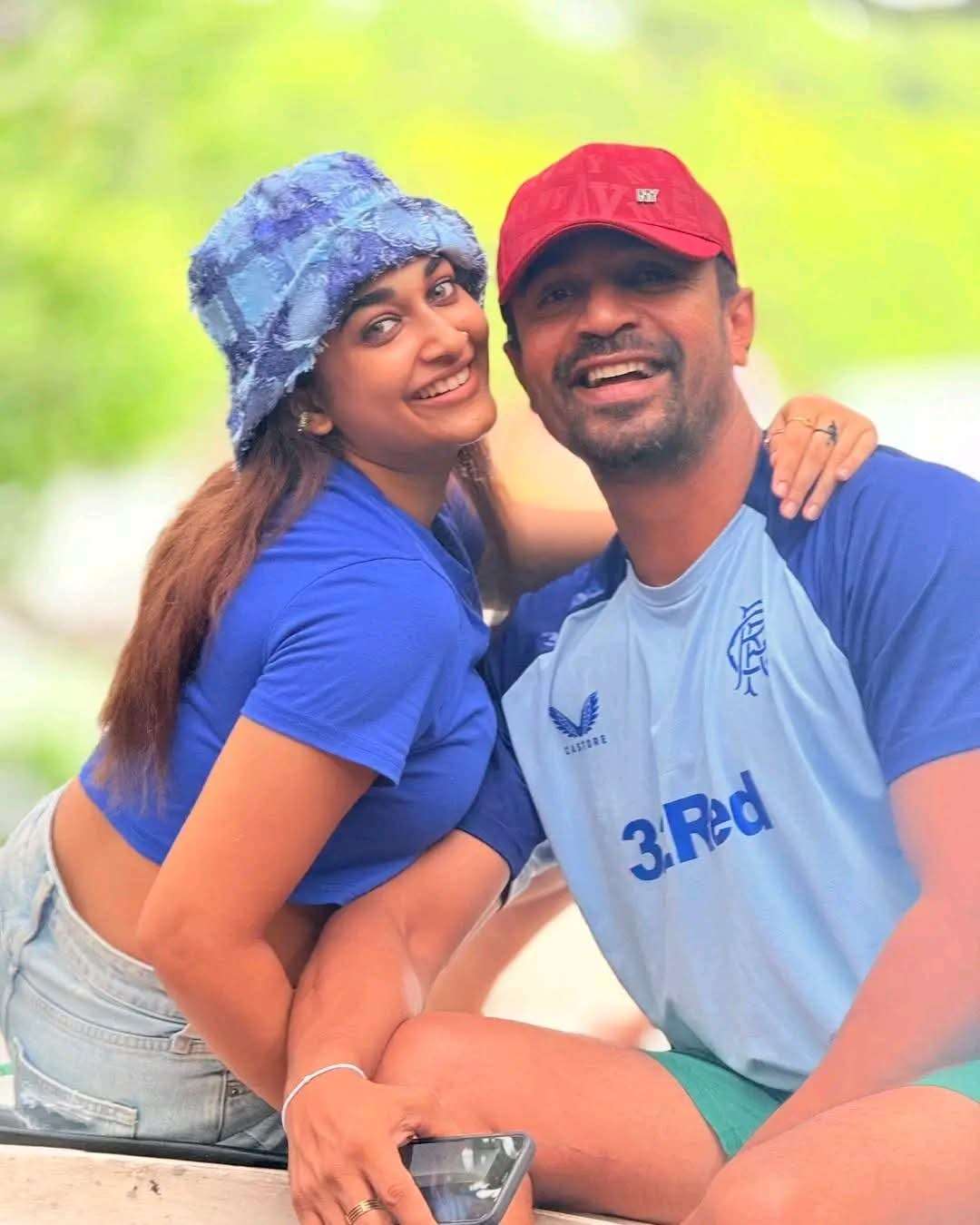 නූතන ලංකාවේ සාලිය අසෝකමාලා මාදු ගඟේ බෝට්ටු සෆාරියක් ගිහිල්ලා...