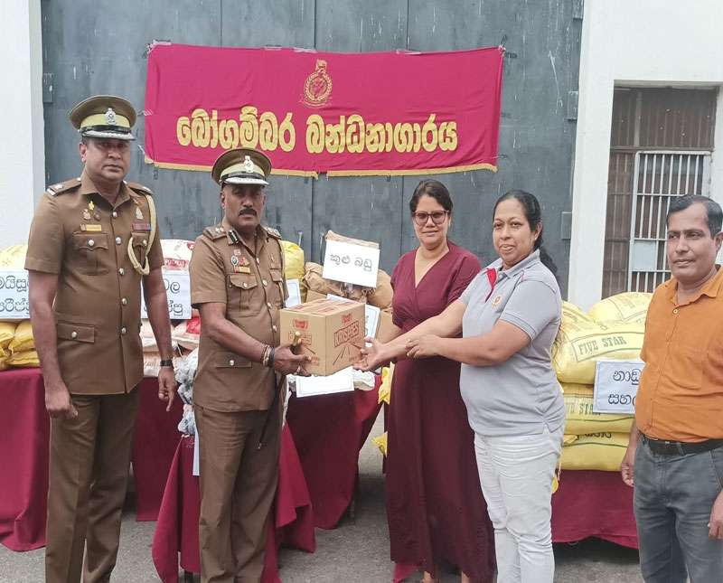 පල්ලේකැලේ  දුම්බර බෝගම්බර බන්ධනාගාරයේ රැඳවියන් කරපු වැඩේ