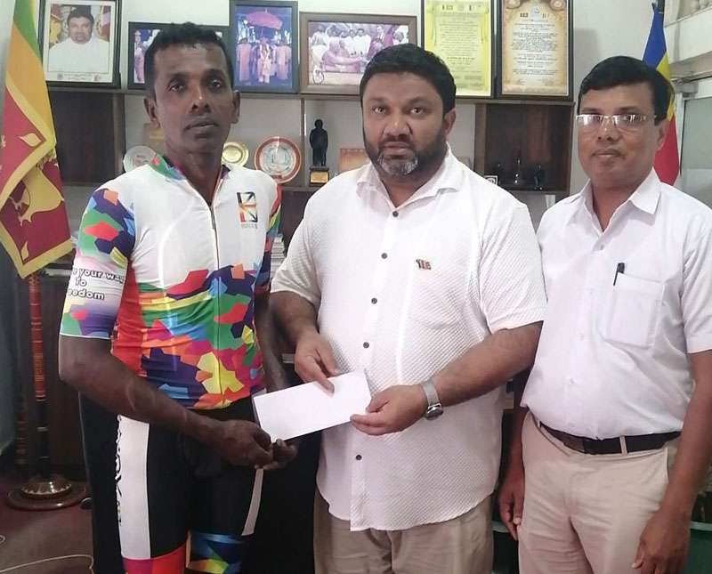 පාපැදි තරගවල ඉදිරියෙන්ම සිටින බන්දුල