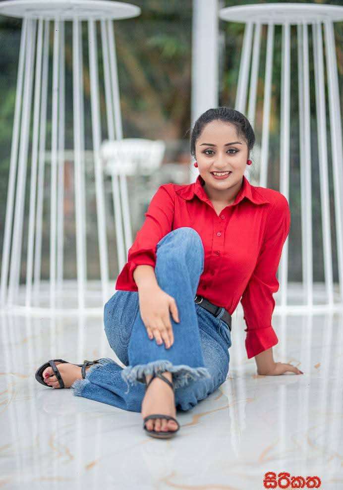 සාමාන්‍ය ගමනකට ලස්සනට හැඩට