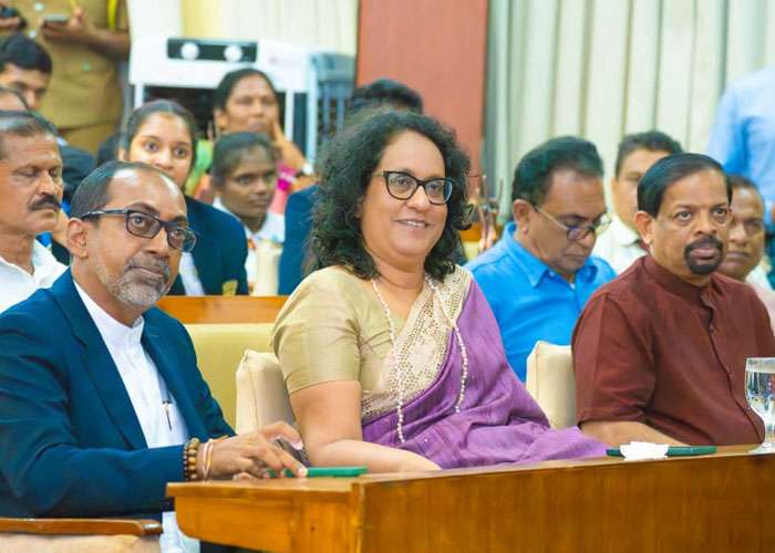 පරිවර්තනීය වෙනසක් සඳහා ආකල්පමය හා සංස්කෘතික වශයෙන් දියුණු පුරවැසියෙකු බිහි කළ යුතුයි