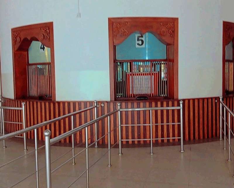 පාළුවට ගිය මහනුවර ප්‍රධාන දුම්රිය ස්ථානය