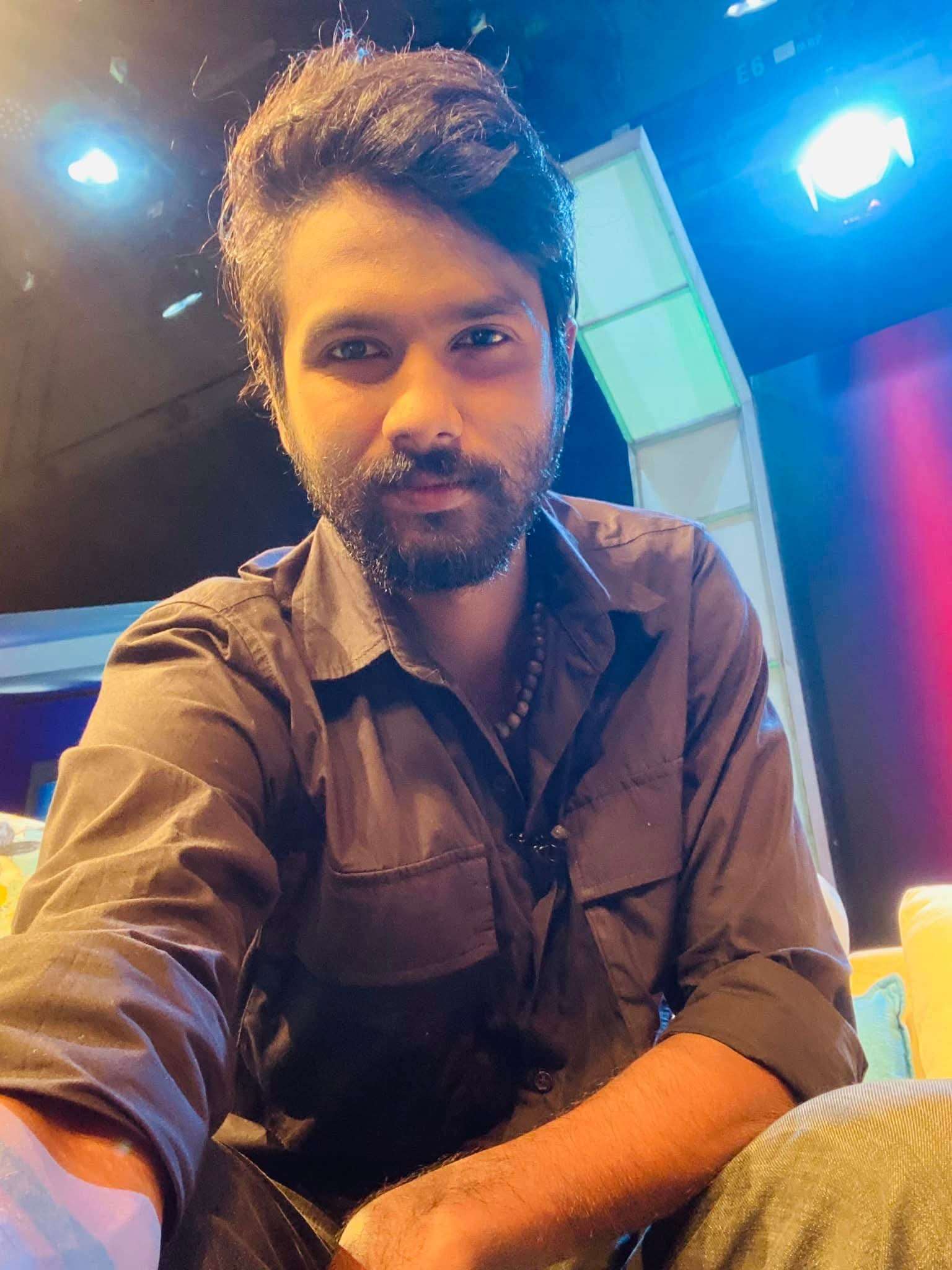 ඇයට දැනෙන තැන ඉන්න දෙන්න ඕනෑ