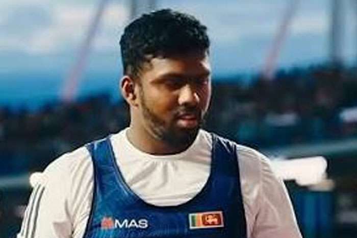 ශ්‍රී ලංකා මාතාව රනින් සැරසූ රුමේෂ් දිවයිනට