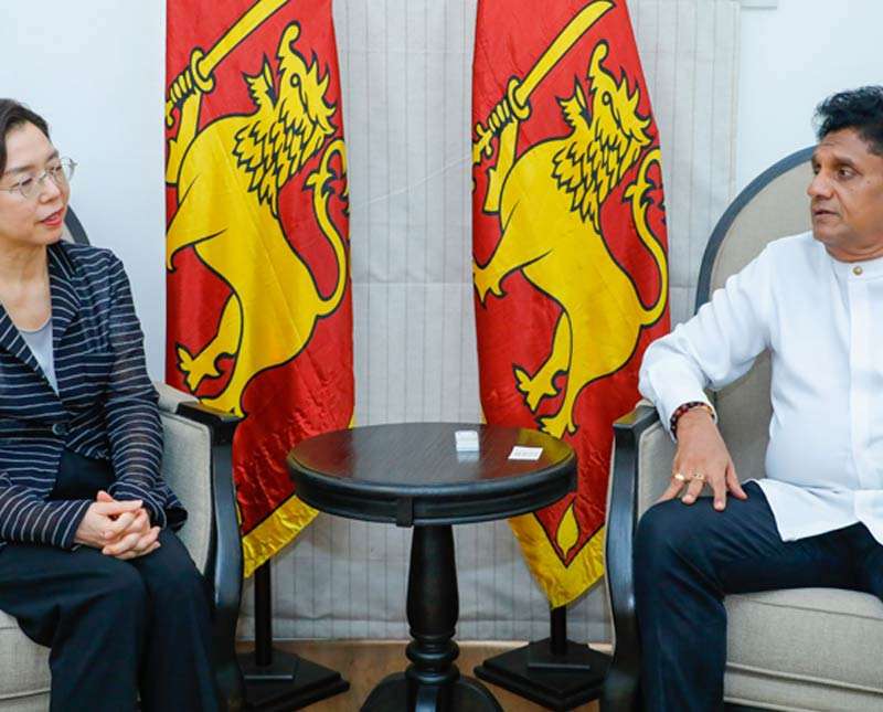 කොරියානු තානාපතිනිය සහ විපක්ෂ නායක හමුවෙයි