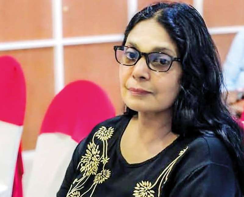 යාය හතරෙ ලියන්නී වරා මලයි ශාන්තී - සම්මානනීය ලේඛිකා ශාන්ති දිසානායකගේ ජීවිත අරුමැසිය