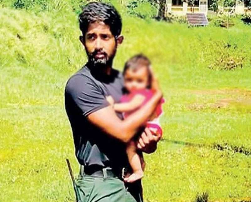 මීමුරේ නිවසක සිර වූ  තෙමසක පුංචි රෝස මල බේරා ගත් සිංහ පැටව්