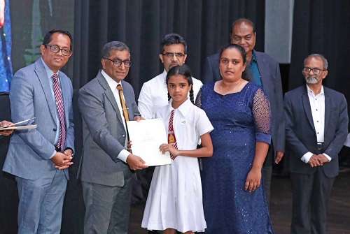 අධ්‍යාපනයට ශිෂ්‍යත්ව