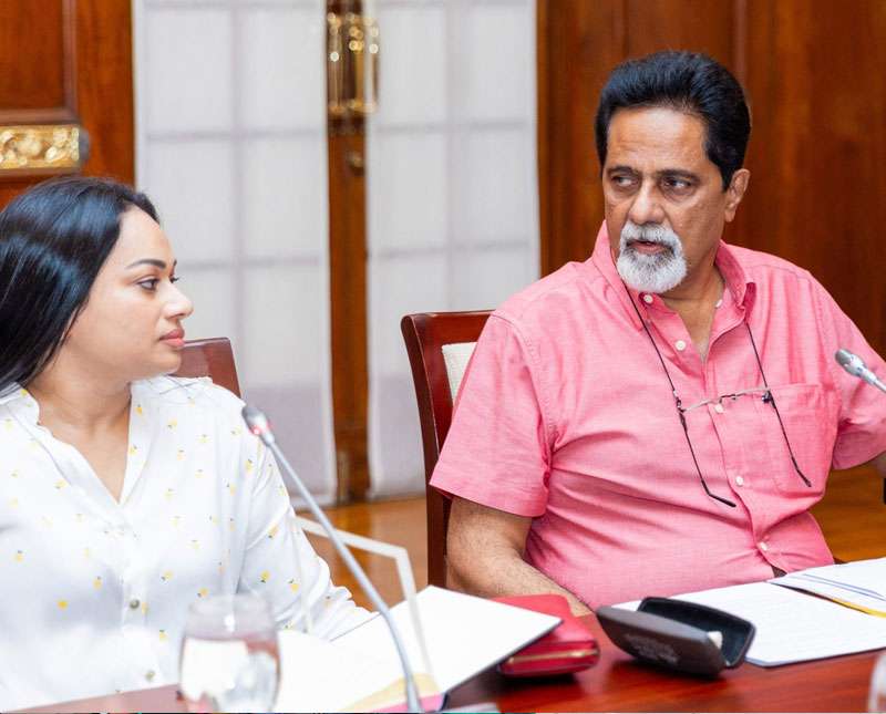 සිනමා කර්මාන්තයේ නොවිසඳුන ගැටලුවලට  විසඳුම්