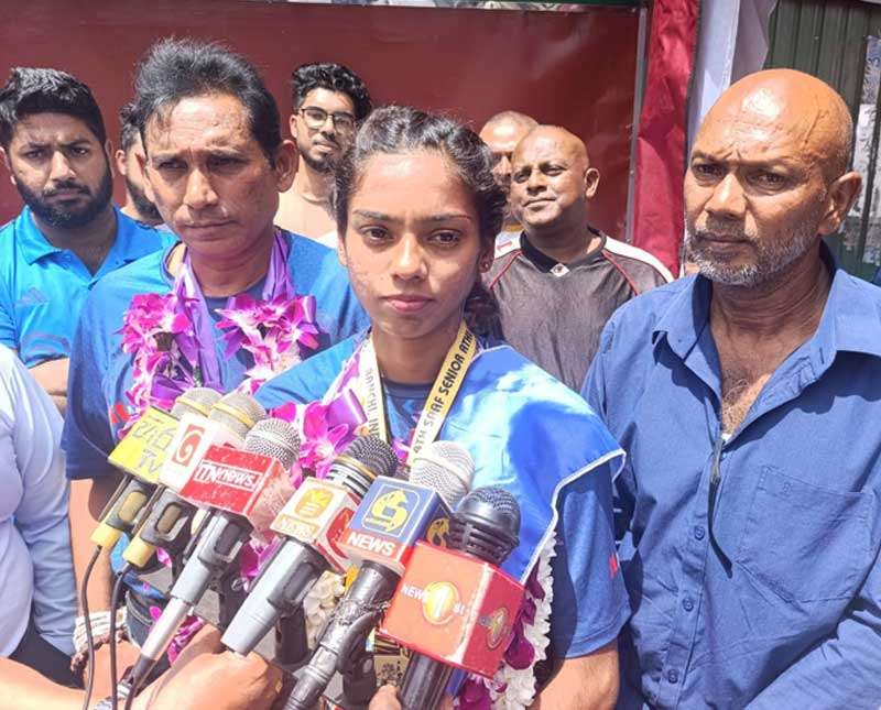 සම්ප්රදායෙන් ඔබ්බට ගිය සාෆියා - ලංකාව රනින් සරසයි