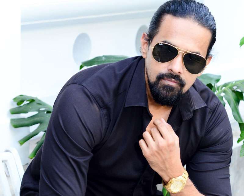 දැක්කම කාගෙත් හිත ඇදිලා යන එයා