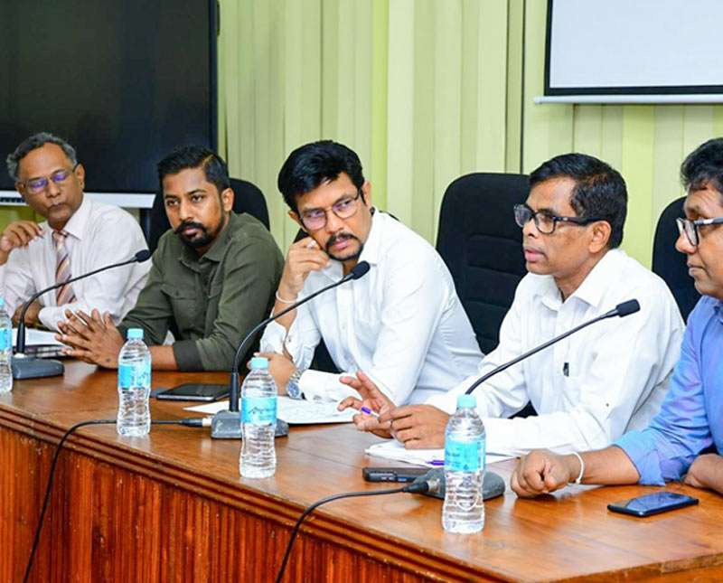 ආපදා තත්ත්වය හමුවේ බිඳවැටුණු සන්නිවේදන ජාල යථා තත්ත්වයට  පත් කිරීමට රජයෙන් විශේෂ මෙහෙයුමක්