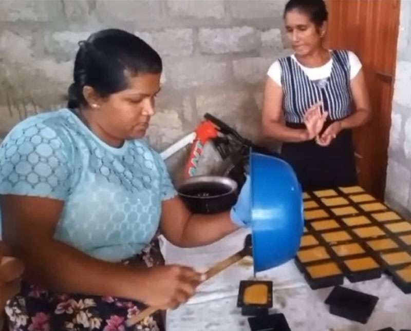 සබන් හදා රටට බෙදන ගමක්