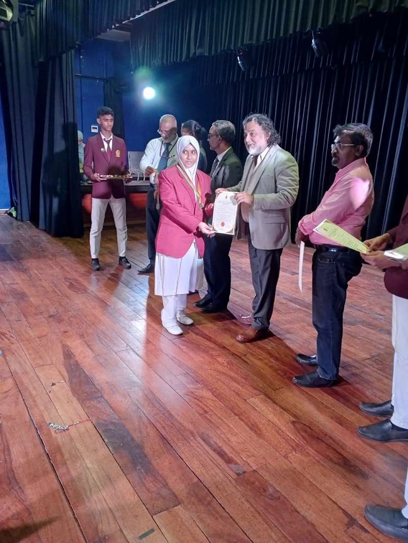 තමන් පමණක් කුසගින්න නිවාගැනිම මනුෂ්‍ය ධර්මයක් නොවේ