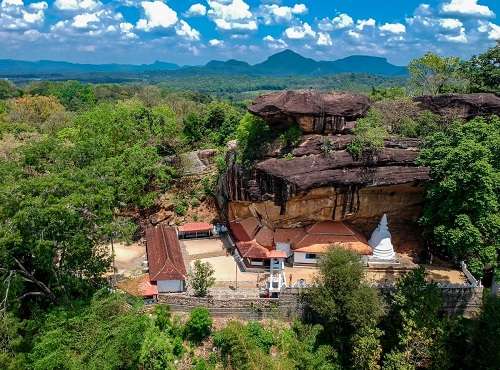 රිදී විහාරය සංචාරක ගමනාන්තයක්