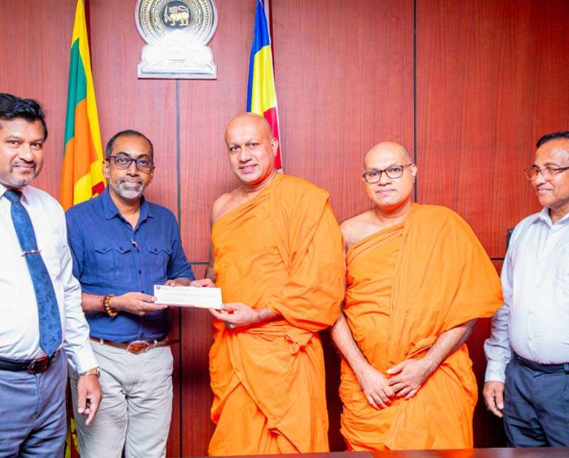 බෞද්ධ විහාරස්ථාන ප්‍රතිසංස්කරණය කිරීමට රුපියල් මිලියන 20 ක පරිත්‍යාගයක්