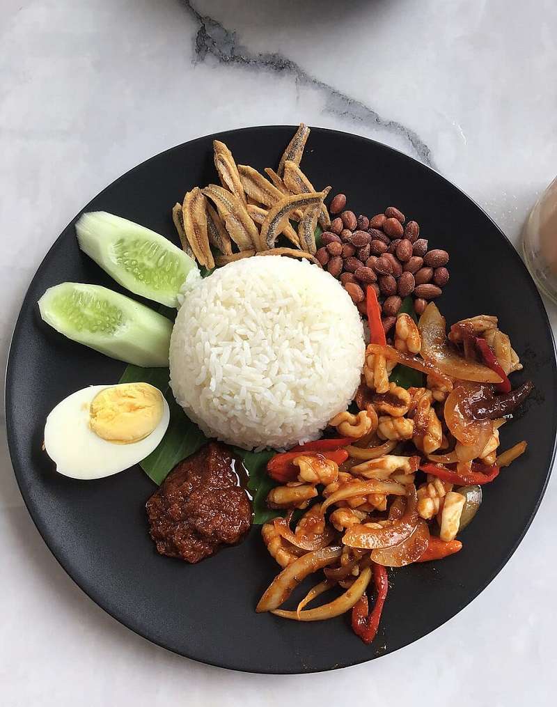 මාලදිවයිනේ හදන කිරිබත නාසි ලෙමක්