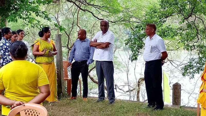 දෙමැදඔය සංචාරක ගම්මානයක්