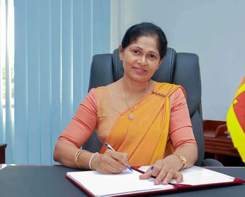 ශ්‍රී ලංකා ඉතිහාසයේ පළමු විභාග කොමසාරිස් ජනරාල්වරිය වැඩ භාරගනියි