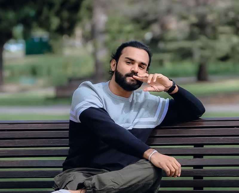 කාගෙත් ආදරය දිනාගත් ඔහු