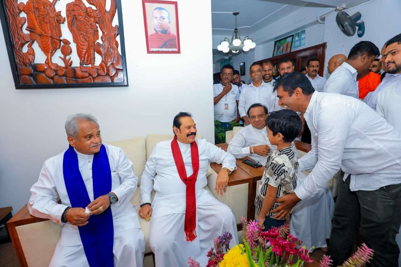 හිටපු ජනපති මහින්ද මහනුවරට
