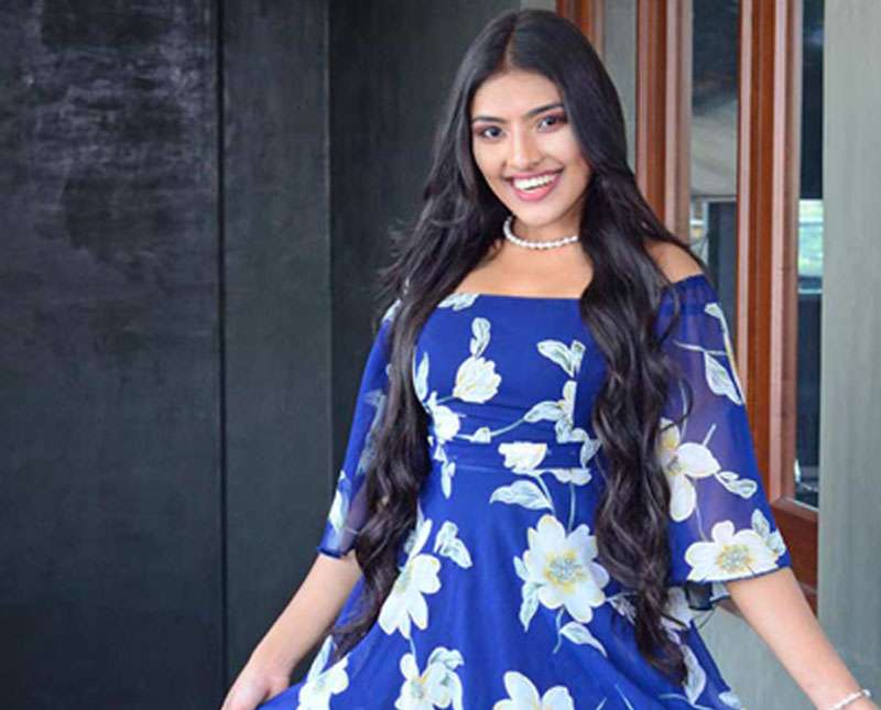 නිල් කිරිල්ලිගේ ලස්සන