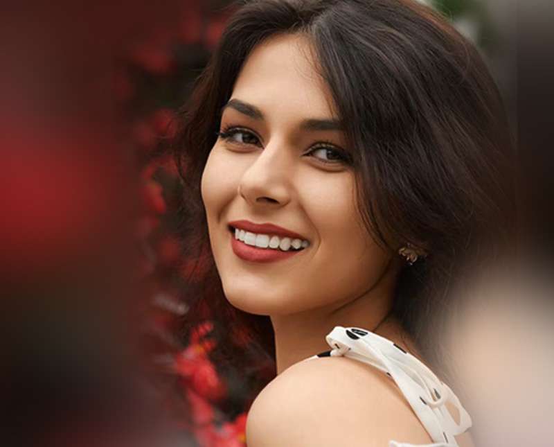 ආදරේ නිසාමද හිත  මේ හැටි කලබල