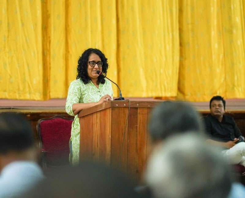 අධ්‍යාපනය මේ මොහොතේ දරුවන්ට බරක් නොවිය යුතුයි