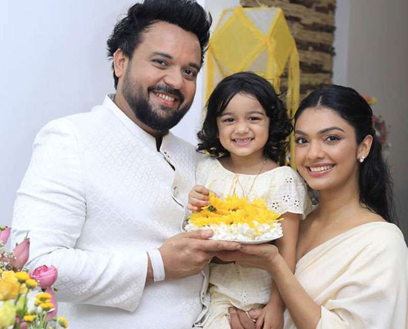 ලෝවැසි සැමට ශාන්තිමත්, පින්බර වෙසක් මංගල්‍යයක් වේවා!