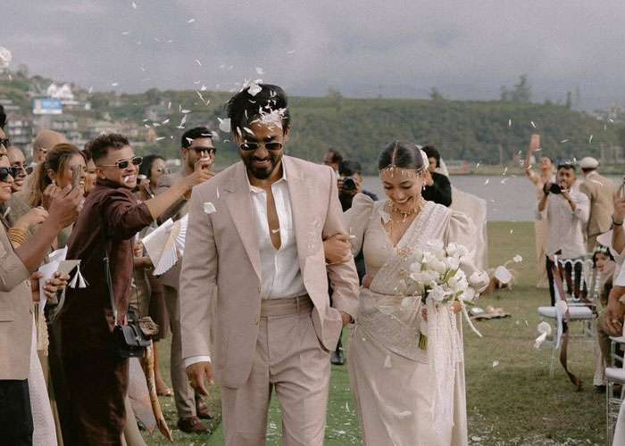 හැමෝම ඇඟිලි ගනිමින් බලාගෙන හිටපු සුන්දර මංගල්‍ය