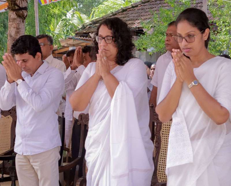 වාද්දුව මහිගර්ජනාරාමයේ කොත  පැළඳවීමේ