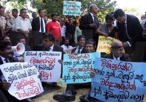 Protests-of-lawyers-in-SL