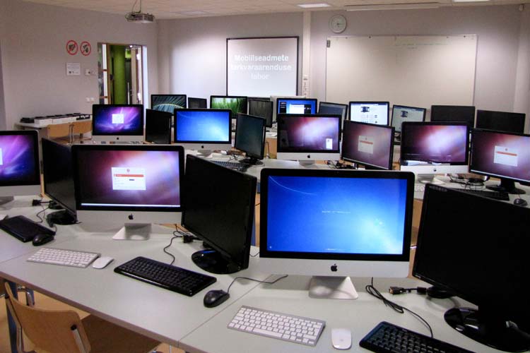 Mobile_software_development_laboratory_in_The_Estonian_Information_Technology_College