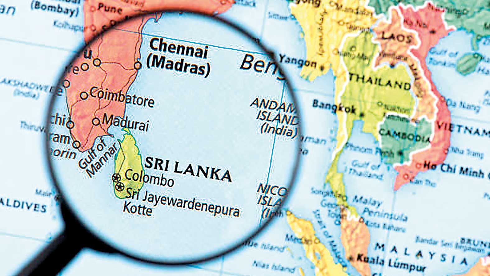 Сколько можно на шри ланке. Шри Ланка на глобусе. Шри Ланка на карте. Шри Ланка карта на глобусе.